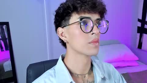   online show from 11.06.25