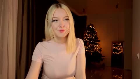 Snapshot of erlenbayer chatting on 02.25.26 Chanel online show from 02.25.26