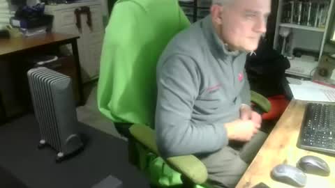 Snapshot of ernello chatting on 11.03.25 ernello online show from 11.03.25