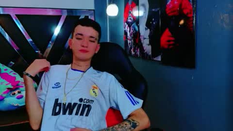 Snapshot of eroswildboy chatting on 12.04.25 eroswildboy online show from 12.04.25