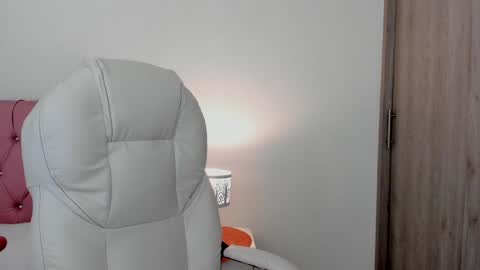 Snapshot of erotic_boobs chatting on 12.02.24 Karen online show from 12.02.24