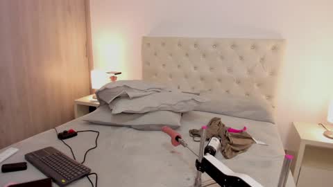 Snapshot of erotic_boobs chatting on 12.28.24 Karen online show from 12.28.24