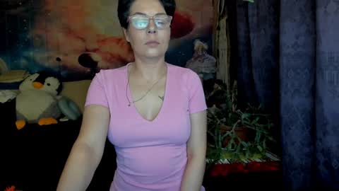 Snapshot of erotic_dessire chatting on 01.17.25 Eve online show from 01.17.25