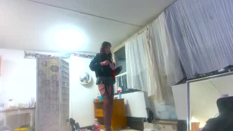 Snapshot of erotica_angel chatting on 05.15.26 Nikki Erotica online show from 05.15.26