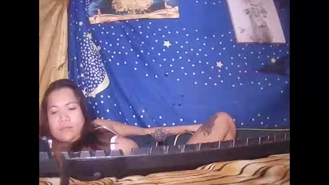 Snapshot of ervanamorge chatting on 12.03.25 Ervana online show from 12.03.25