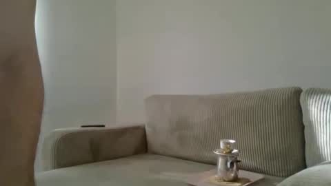 Snapshot of escapee4a chatting on 11.04.25 samshiro4k online show from 11.04.25