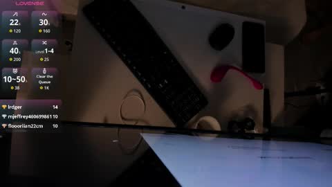 Escarlet online show from 11.12.25