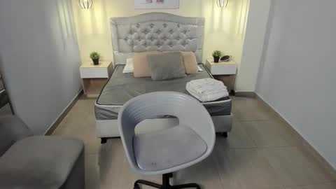 Escarlet online show from 11.15.25