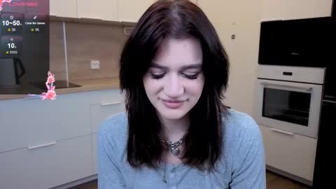 Snapshot of eshleeeygreen chatting on 11.30.25 EshleGreen online show from 11.30.25