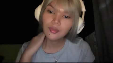 Snapshot of esilchan chatting on 11.19.25 Chelliane online show from 11.19.25