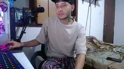 Snapshot of esjrobles chatting on 12.17.24 Esteban online show from 12.17.24