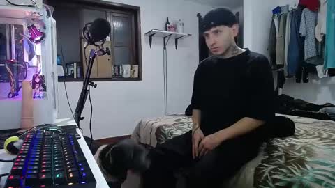 Snapshot of esjrobles chatting on 01.19.25 Esteban online show from 01.19.25