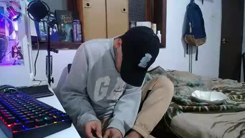 Snapshot of esjrobles chatting on 01.30.25 Esteban online show from 01.30.25