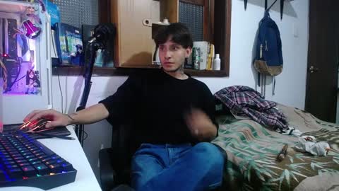 Snapshot of esjrobles chatting on 02.04.25 Esteban online show from 02.04.25