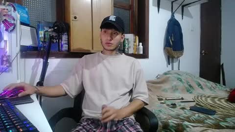 Snapshot of esjrobles chatting on 02.08.25 Esteban online show from 02.08.25