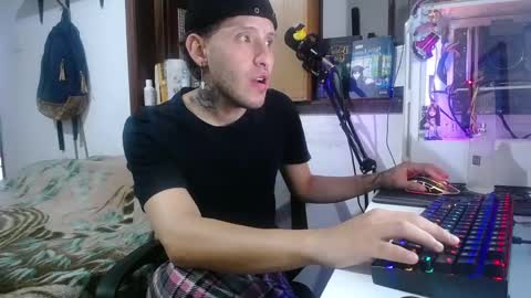 Snapshot of esjrobles chatting on 02.26.25 Esteban online show from 02.26.25