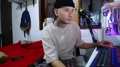 Snapshot of esjrobles chatting on 03.06.25 Esteban online show from 03.06.25