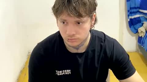 Snapshot of eskol212 chatting on 02.25.26 eskol212 online show from 02.25.26