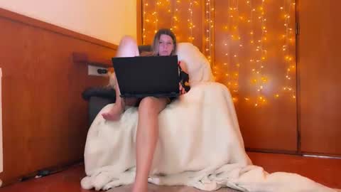 Snapshot of esma347866 chatting on 01.16.26 esma347866 online show from 01.16.26