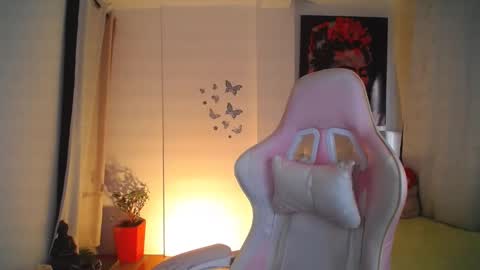 Esmeralda online show from 01.18.25