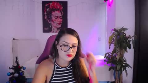 Esmeralda online show from 11.30.25