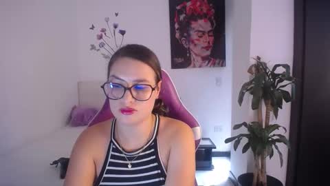 Esmeralda online show from 04.04.26