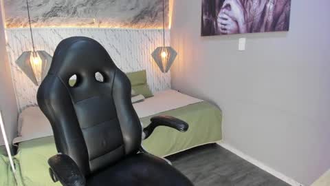 Esmeralda online show from 04.06.26