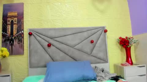 Esmeralda .INDEPENDENT MODEL online Monday to Saturday 3 pm Chicago online show from 03.06.25