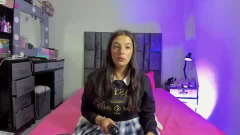 Perla online show from 12.17.25