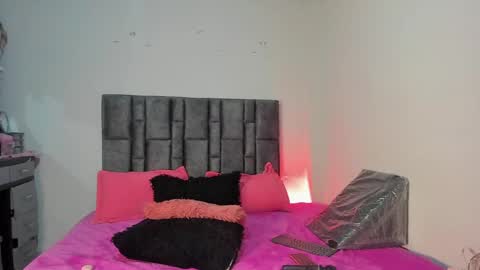 Perla online show from 04.15.26