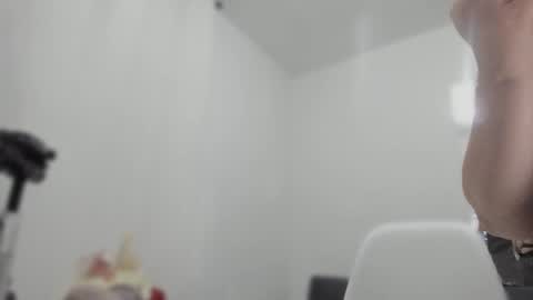 Esmeralda online show from 02.12.25