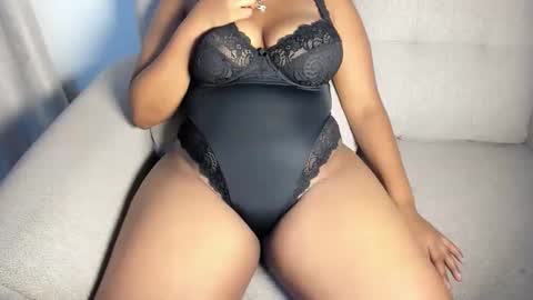 Snapshot of esmeray_ chatting on 01.10.26 Esme online show from 01.10.26