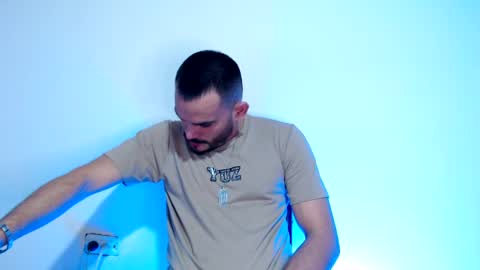 Snapshot of esteban_fer chatting on 02.12.25 Esteban Fernandez online show from 02.12.25