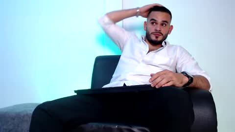 Snapshot of esteban_fer chatting on 11.02.25 Esteban Fernandez online show from 11.02.25