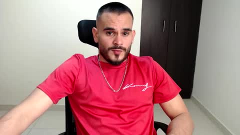 Snapshot of esteban_fer chatting on 11.14.25 Esteban Fernandez online show from 11.14.25