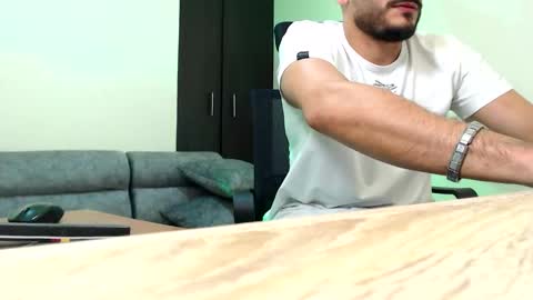 Snapshot of esteban_fer chatting on 11.18.25 Esteban Fernandez online show from 11.18.25