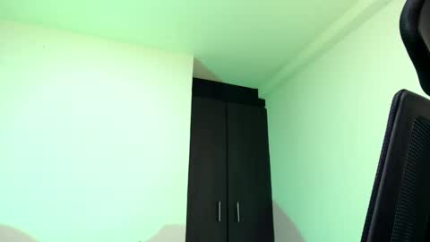 Snapshot of esteban_fer chatting on 11.19.25 Esteban Fernandez online show from 11.19.25