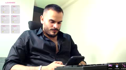 Snapshot of esteban_fer chatting on 11.21.25 Esteban Fernandez online show from 11.21.25