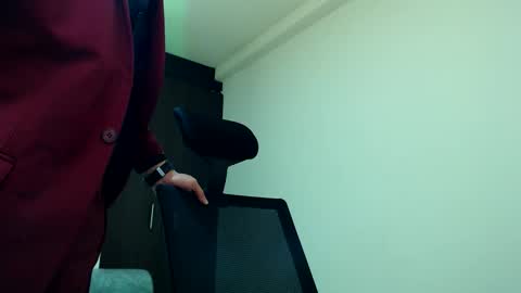 Snapshot of esteban_fer chatting on 11.23.25 Esteban Fernandez online show from 11.23.25