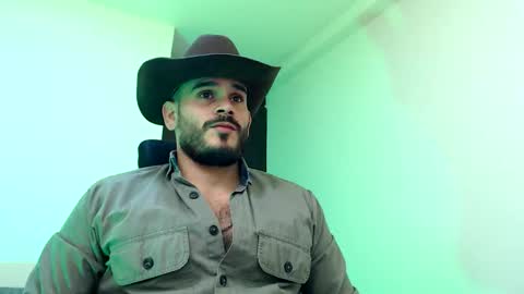 Snapshot of esteban_fer chatting on 11.24.25 Esteban Fernandez online show from 11.24.25