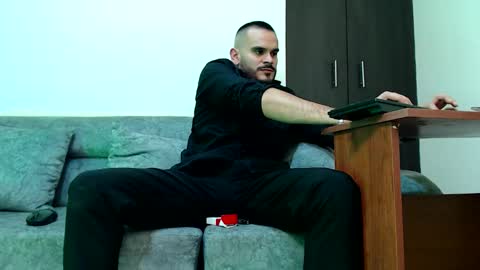 Snapshot of esteban_fer chatting on 12.03.25 Esteban Fernandez online show from 12.03.25