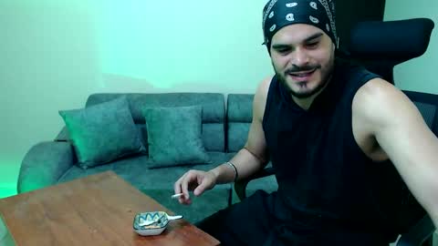 Snapshot of esteban_fer chatting on 12.04.25 Esteban Fernandez online show from 12.04.25