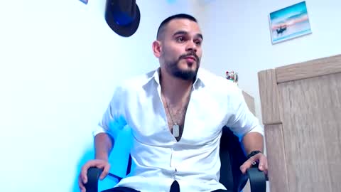 Snapshot of esteban_fer chatting on 02.07.26 Esteban Fernandez online show from 02.07.26