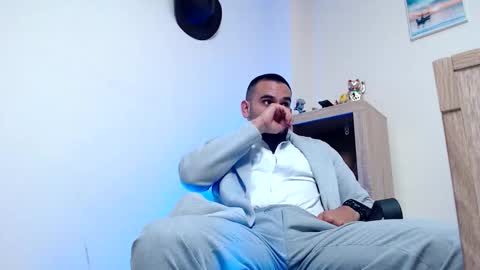 Snapshot of esteban_fer chatting on 02.08.26 Esteban Fernandez online show from 02.08.26