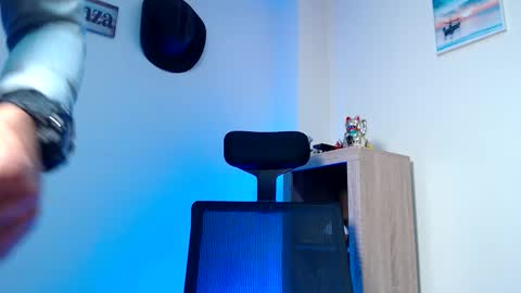 Snapshot of esteban_fer chatting on 02.12.26 Esteban Fernandez online show from 02.12.26