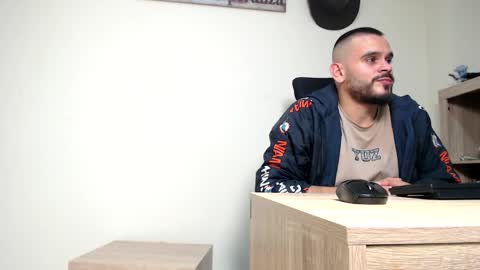 Snapshot of esteban_fer chatting on 02.15.26 Esteban Fernandez online show from 02.15.26