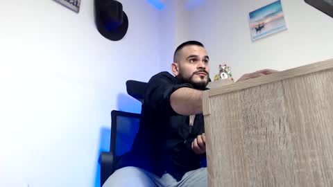 Snapshot of esteban_fer chatting on 02.20.26 Esteban Fernandez online show from 02.20.26