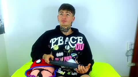 Esteban independent model online show from 03.04.25