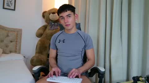 Snapshot of estebanperez_ chatting on 07.17.26 Esteban online show from 07.17.26