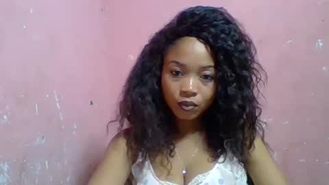 estelah20 online show from 09.09.25